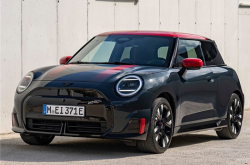纯电动MINI COOPER JCW及MINI ACEMAN JCW上市