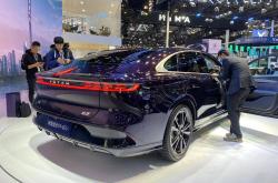 2023广州车展丨定位新行政电动旗舰岚图追光PHEV 26.69万元起售