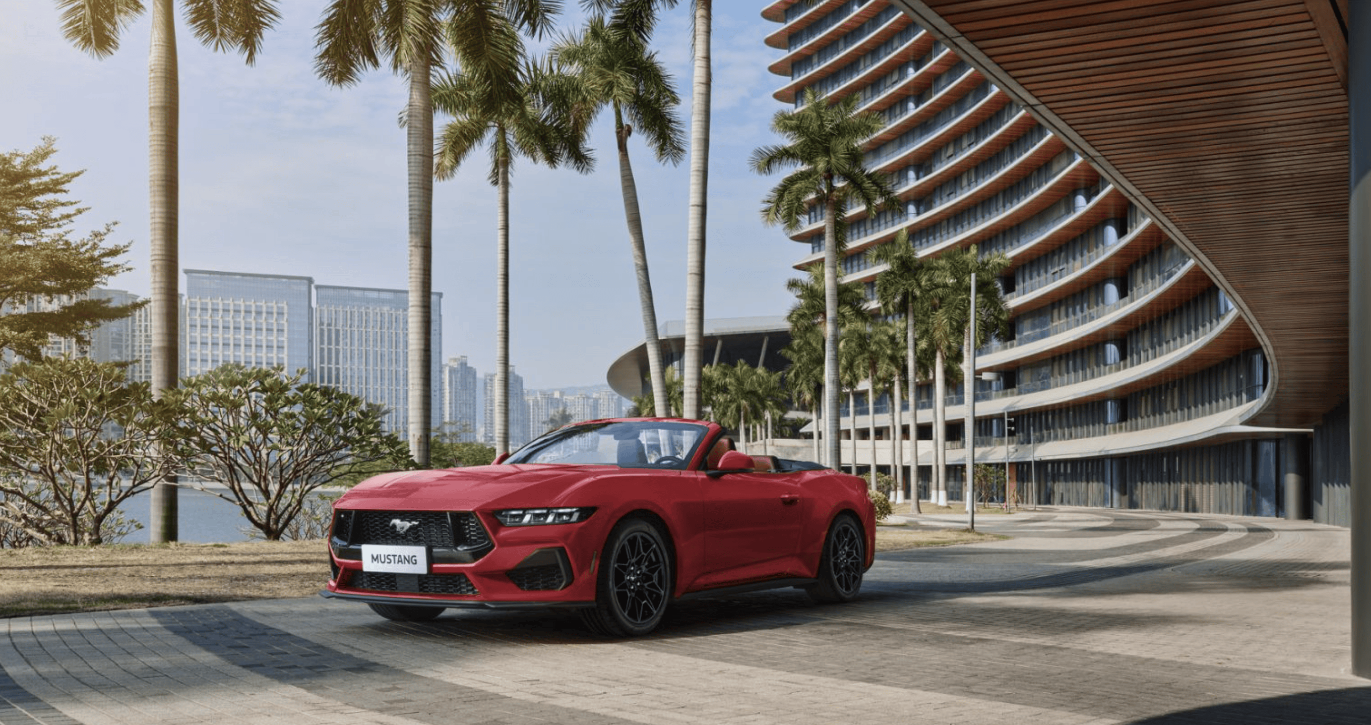 首次引进敞篷版 抢先试全新福特Mustang