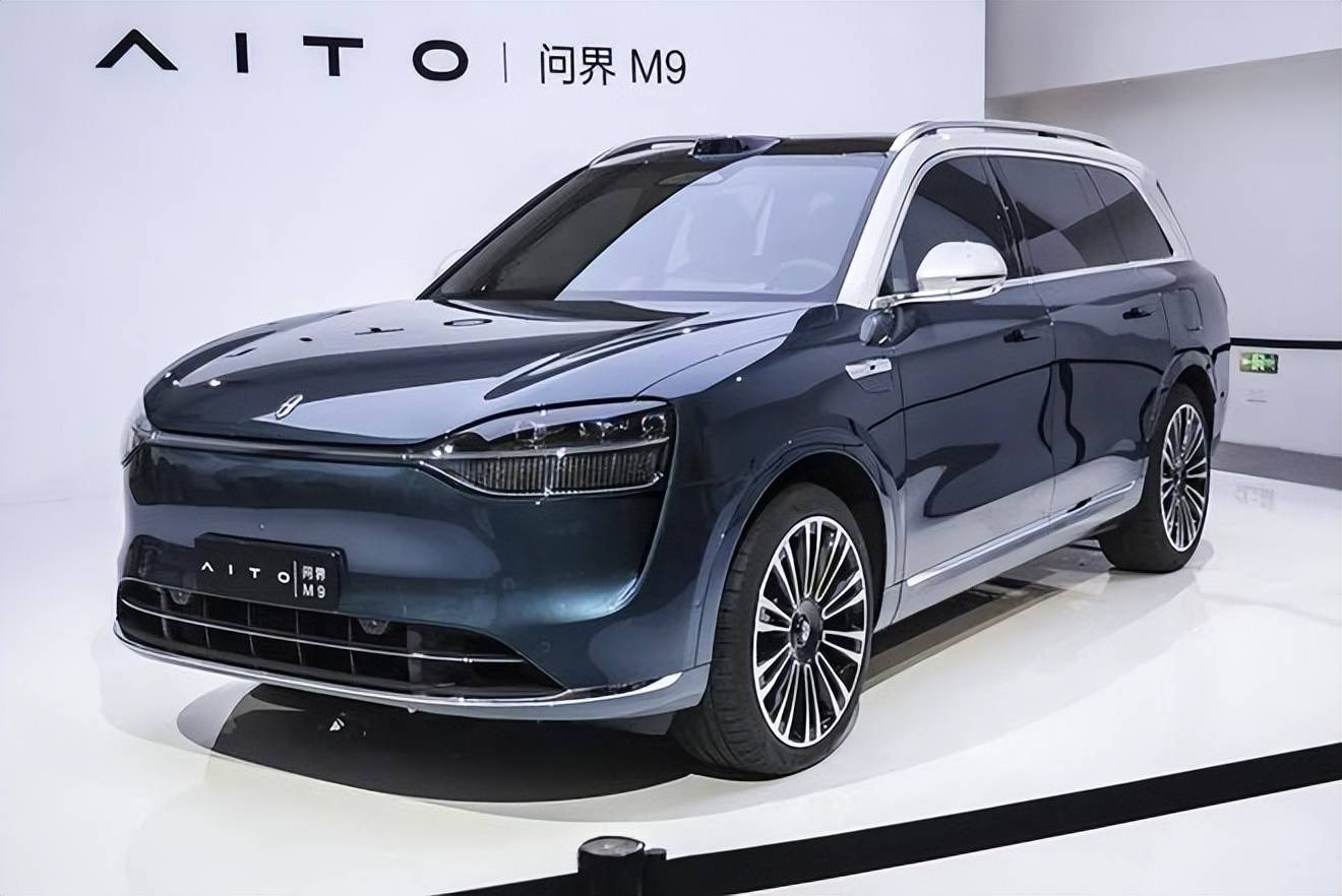 2025款问界M9/问界M8正式开启预售 预售36.8万起