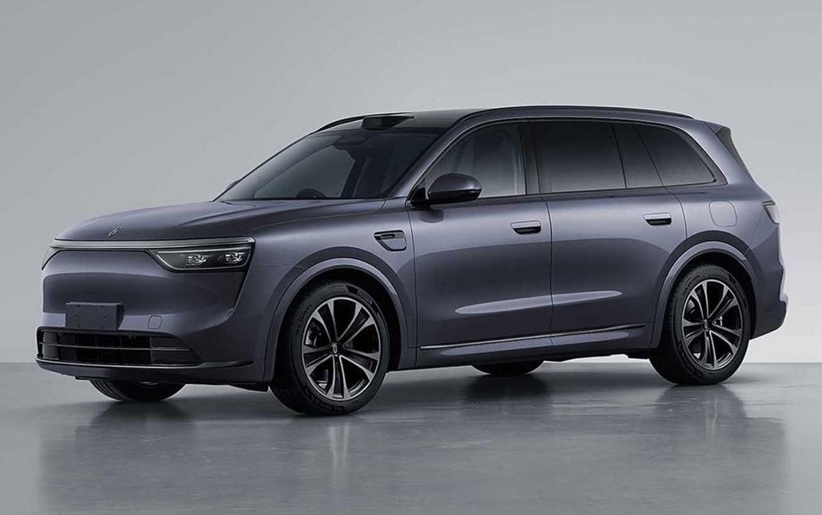 2025款问界M9/问界M8正式开启预售 预售36.8万起