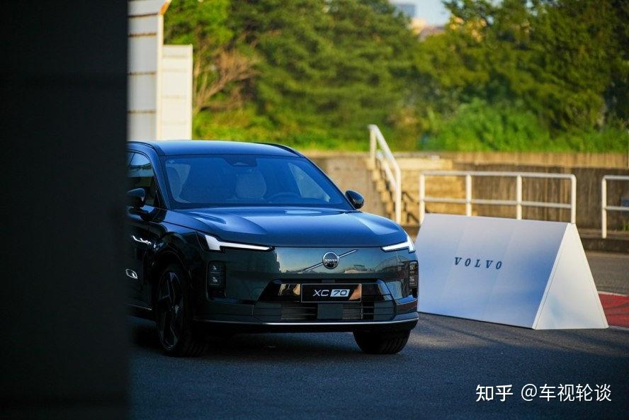 全新沃尔沃XC70开启预售 预售价29.99-32.99万