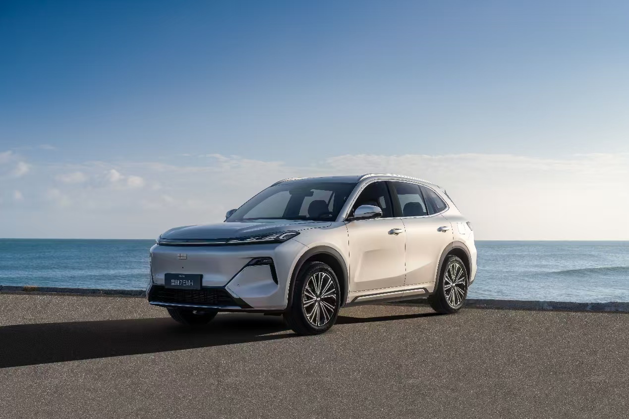 吉利银河2026款星舰7 EM-i官图发布 续航升级