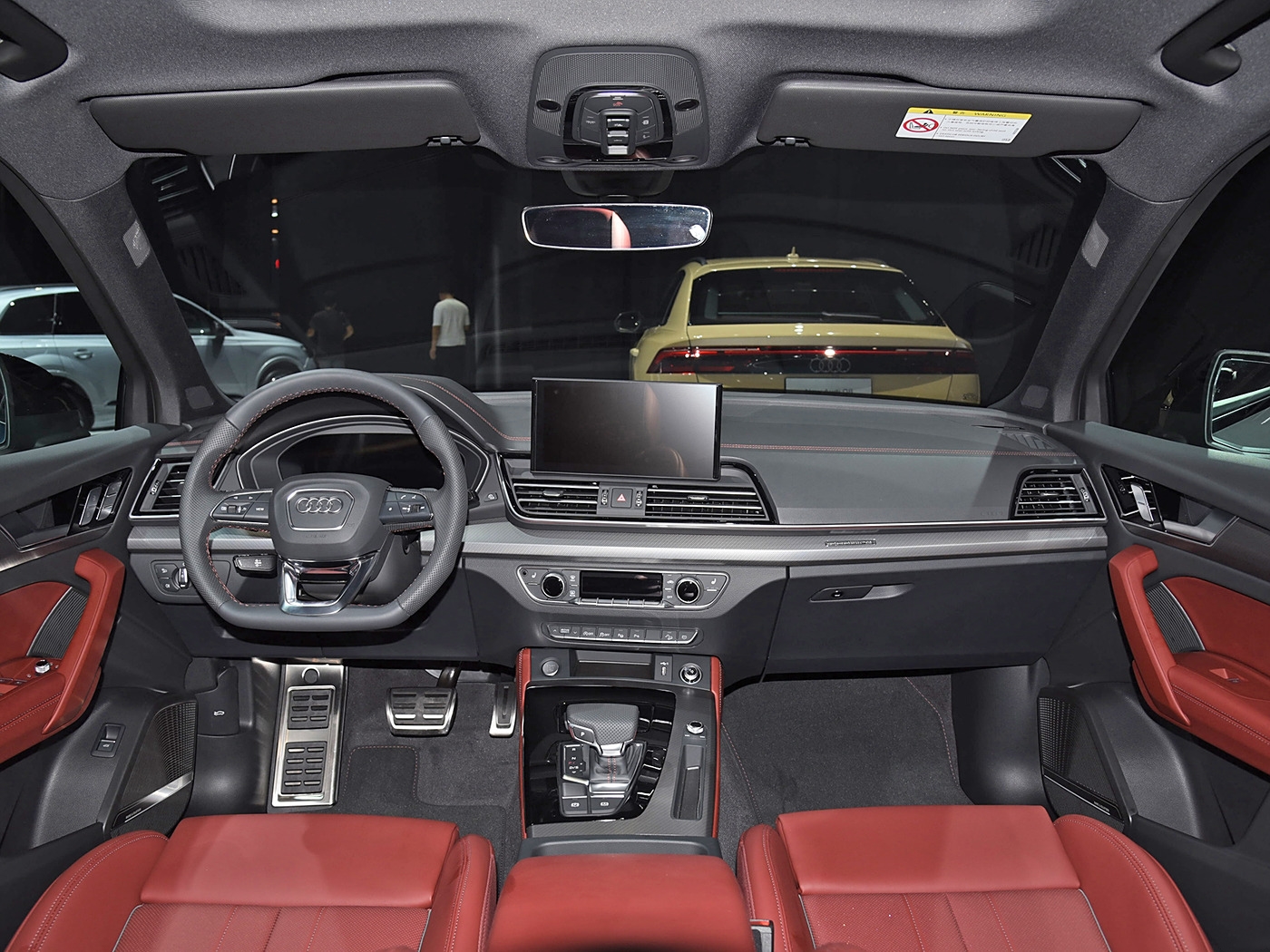 全新一代奥迪Q5L内饰亮相2025广州车展