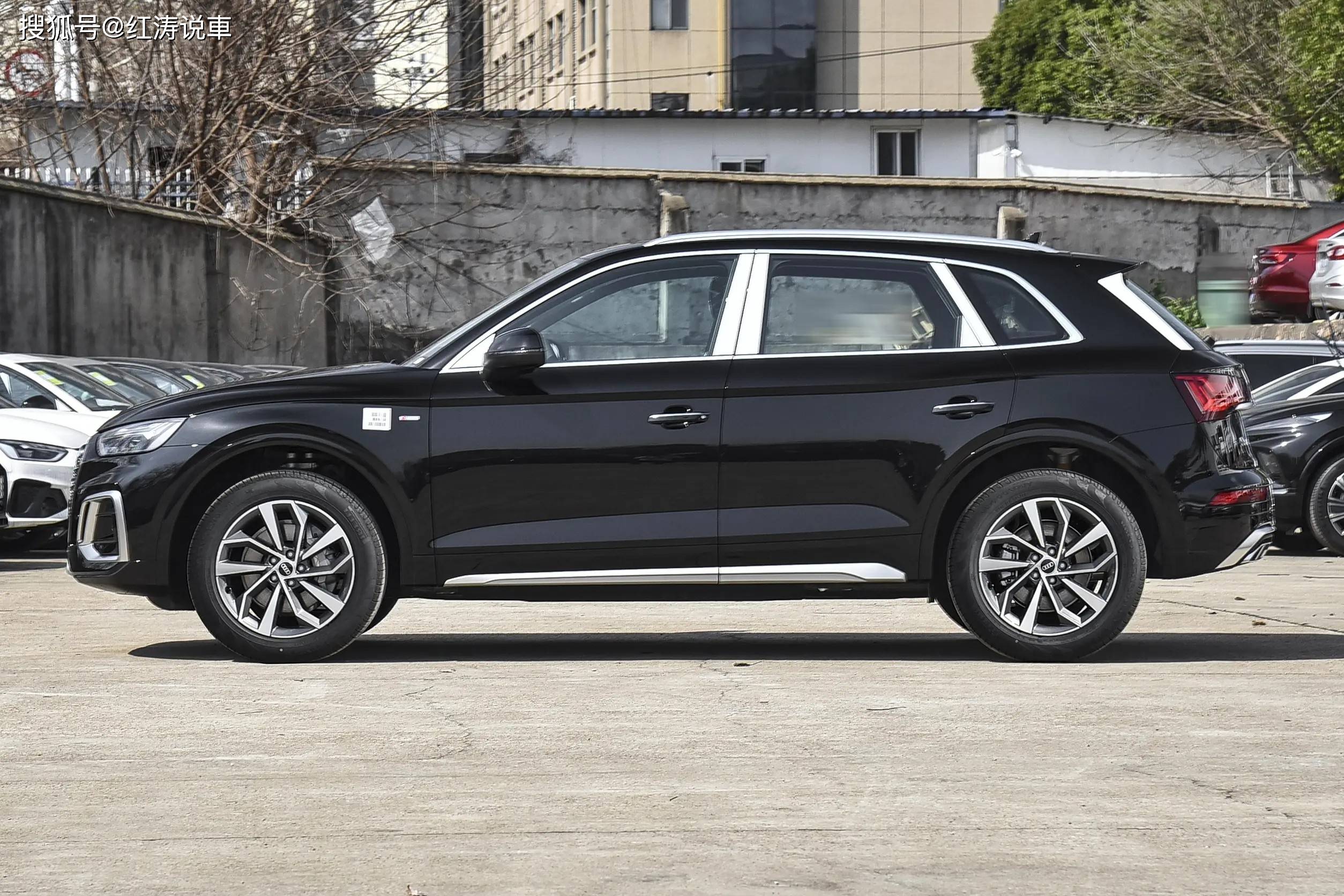 全新一代奥迪Q5L内饰亮相2025广州车展