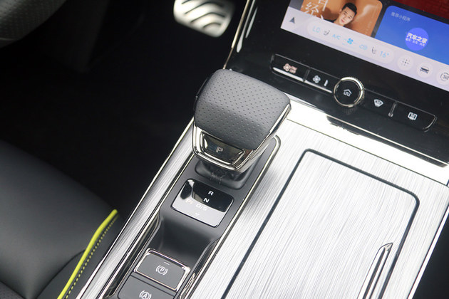 荣威RX5 PLUS动力如何？配宝马X5同平台精密组件